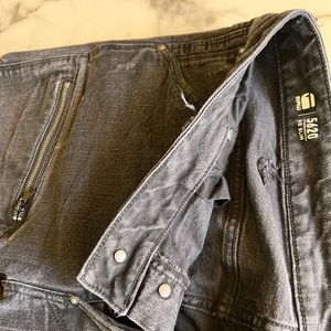 G-Star RAW
5620 3D Zip below pocket leather knees Skinny Jeans